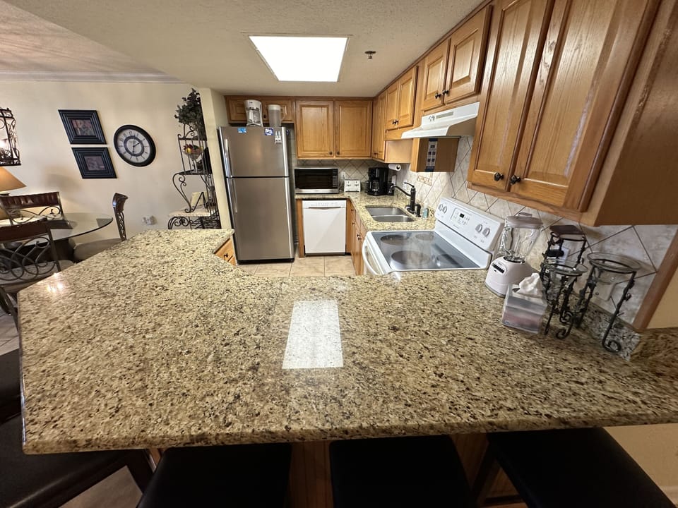 Well equipped kitchen for all of your cooking needs
