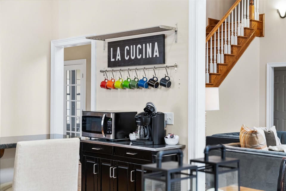 Perfect for family! Luxurious home ~ 20mins to Asheville! House in Buncombe County