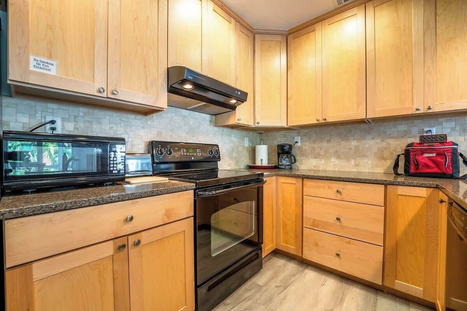 Full kitchen. 