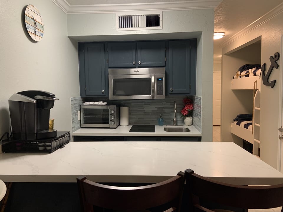 New quartz countertops!