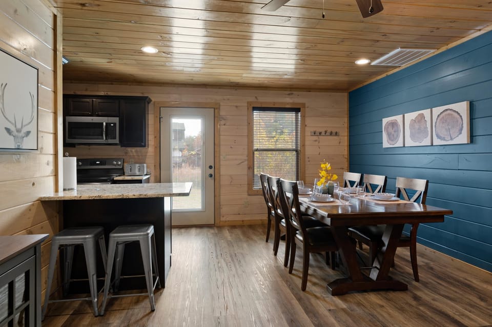 Enjoy dining for 8 at Riley's Retreat!