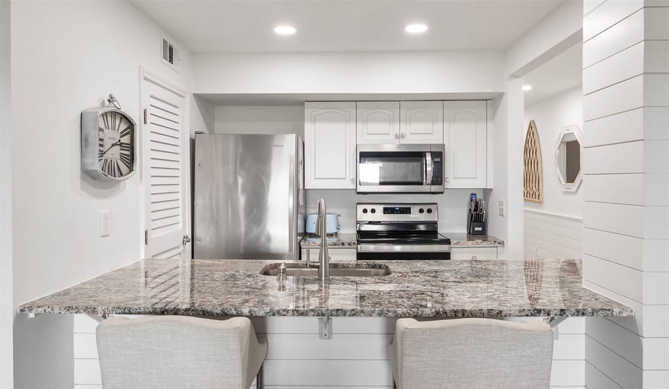 Dine at the kitchen counter