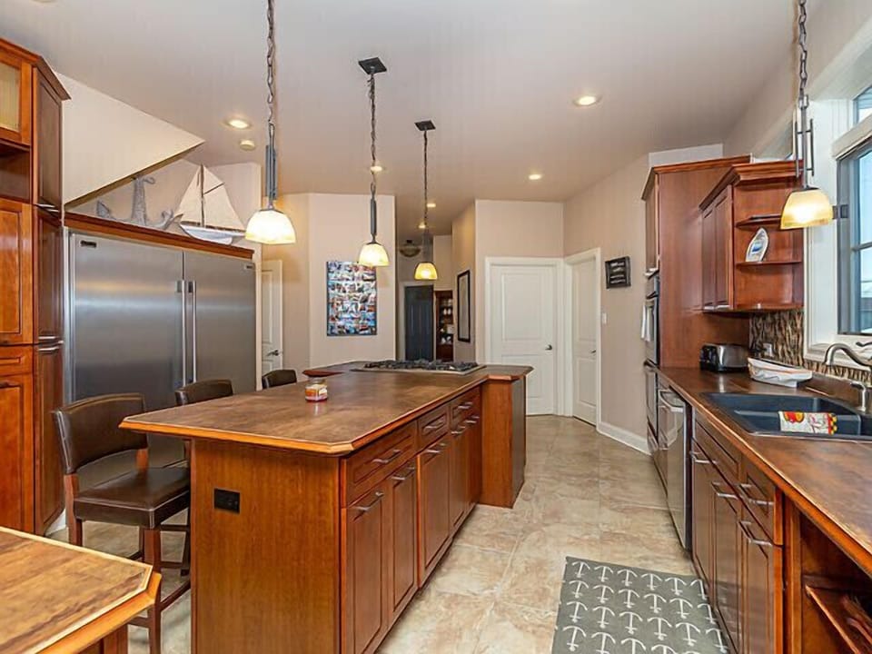 Huge refrigerator 
