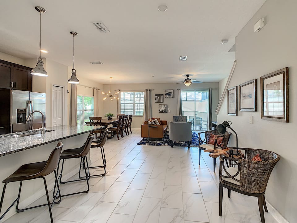 Open Concept between Kitchen, Dining Area and Living Room.