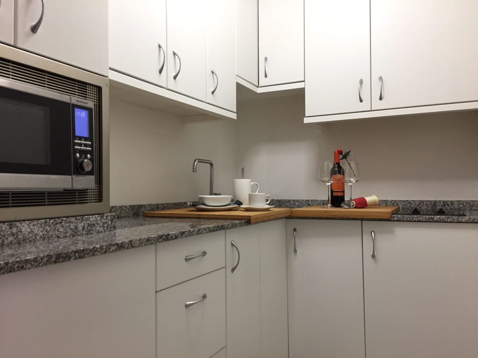 a fully equipped kitchen 