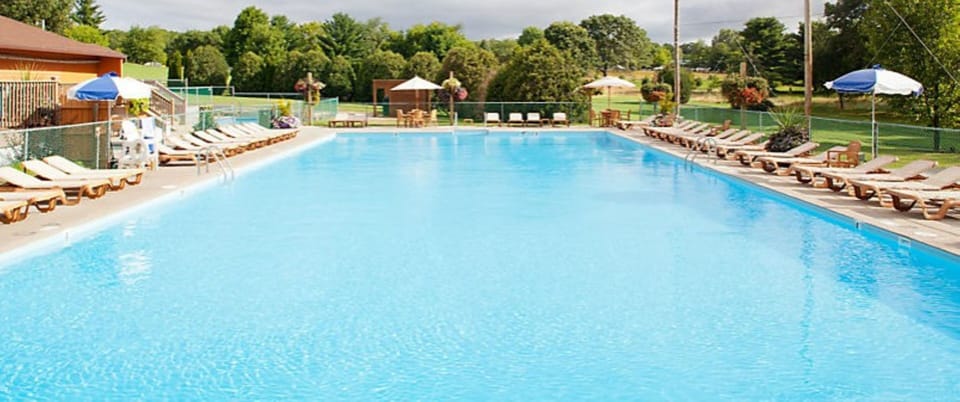Several outdoor pools.