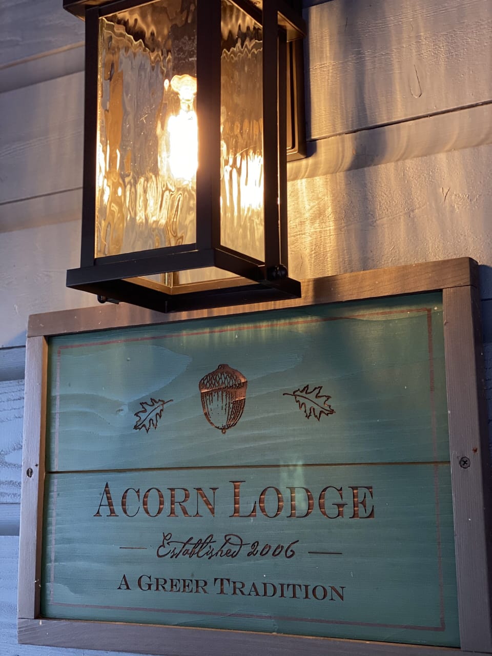 Welcome to Acorn Lodge!  