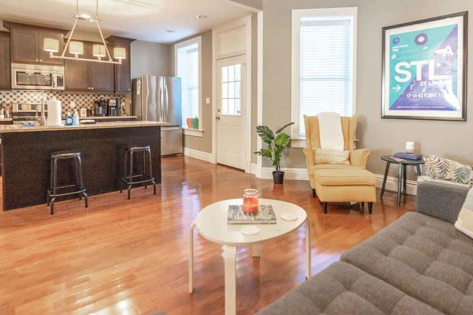 The second sitting area where you can lay back and keep the chef company while they cook