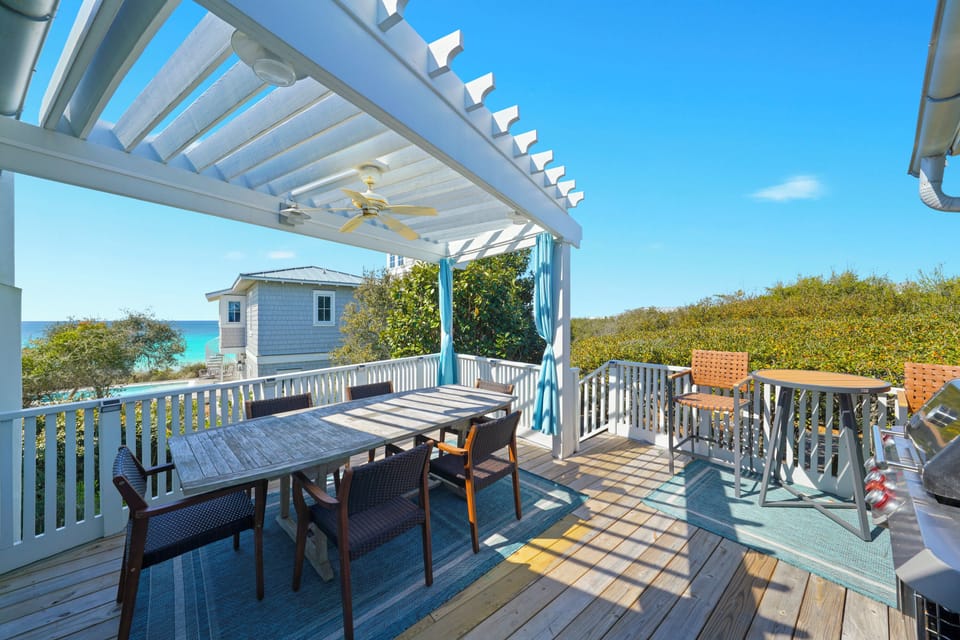 INCREDIBLE OUTDOOR LIVING WITH GULF VIEWS