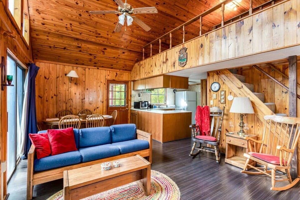 Open floorplan for family and friends to gather.