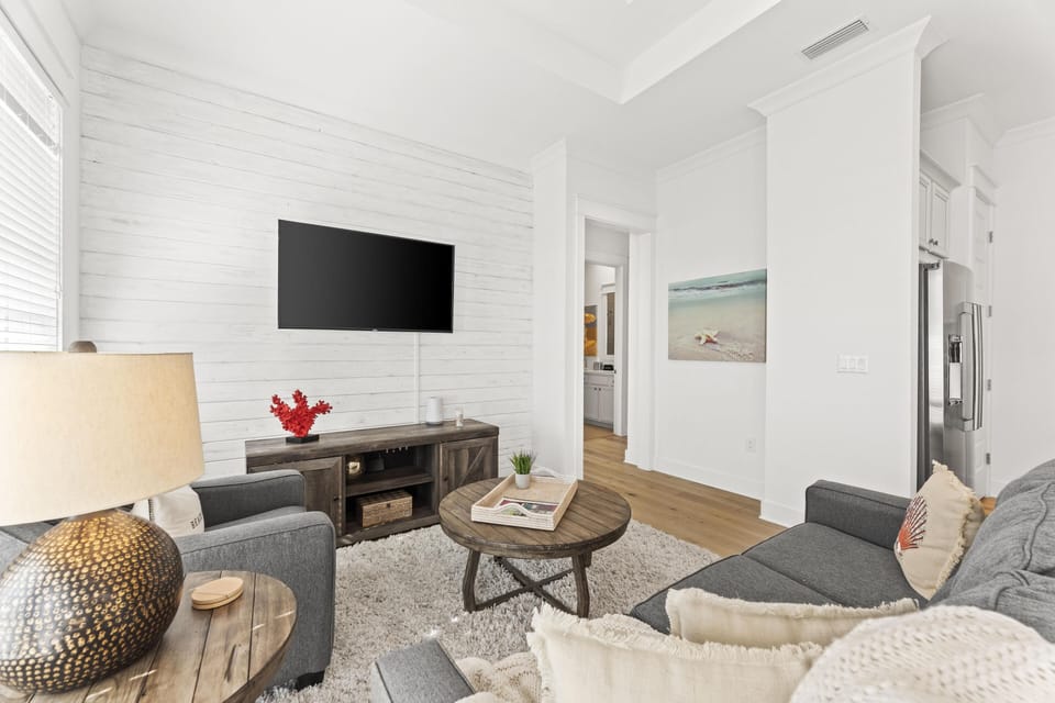 Living Area, Queen Sleeper Sofa