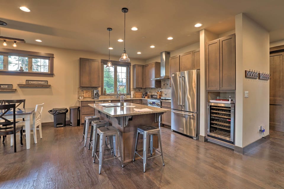 Fully Equipped Kitchen | Wine Fridge