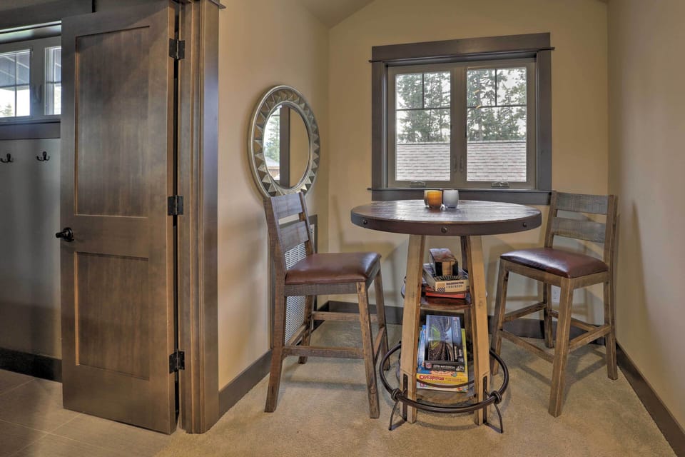 Loft | Board Games | High-Top Dining Table