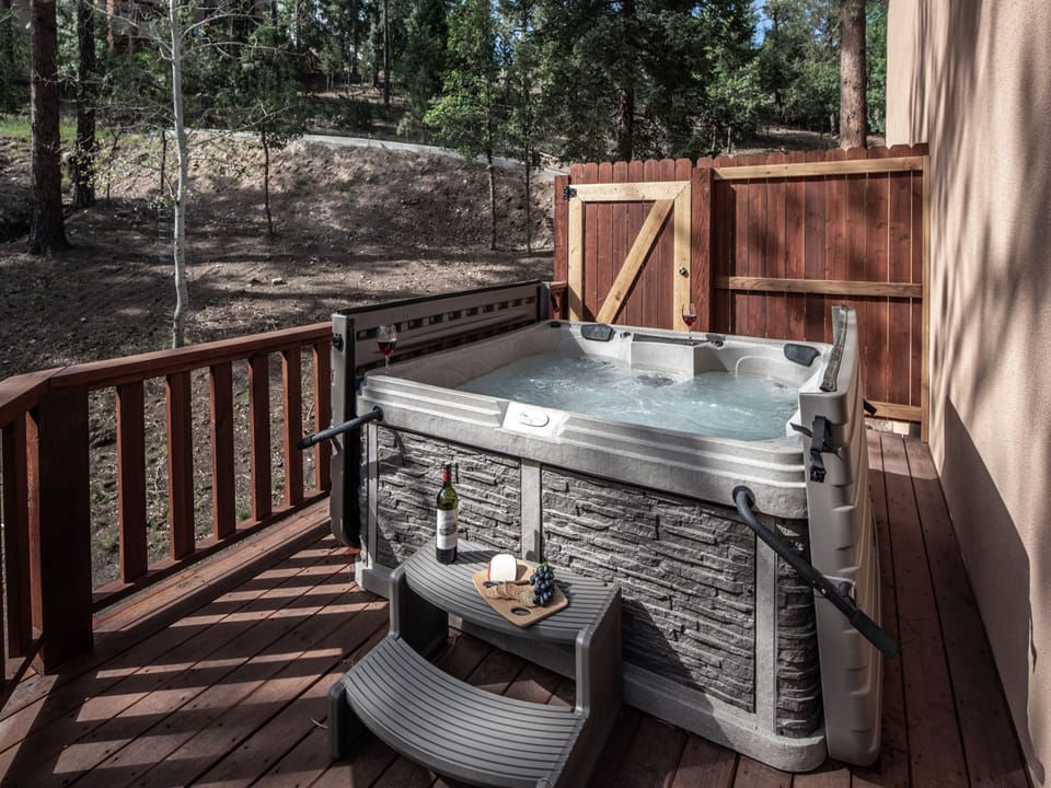 Private Hot Tub!