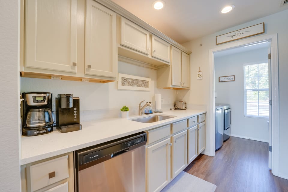 Fully Equipped Kitchen | Drip Coffee Maker | Keurig Coffee Maker