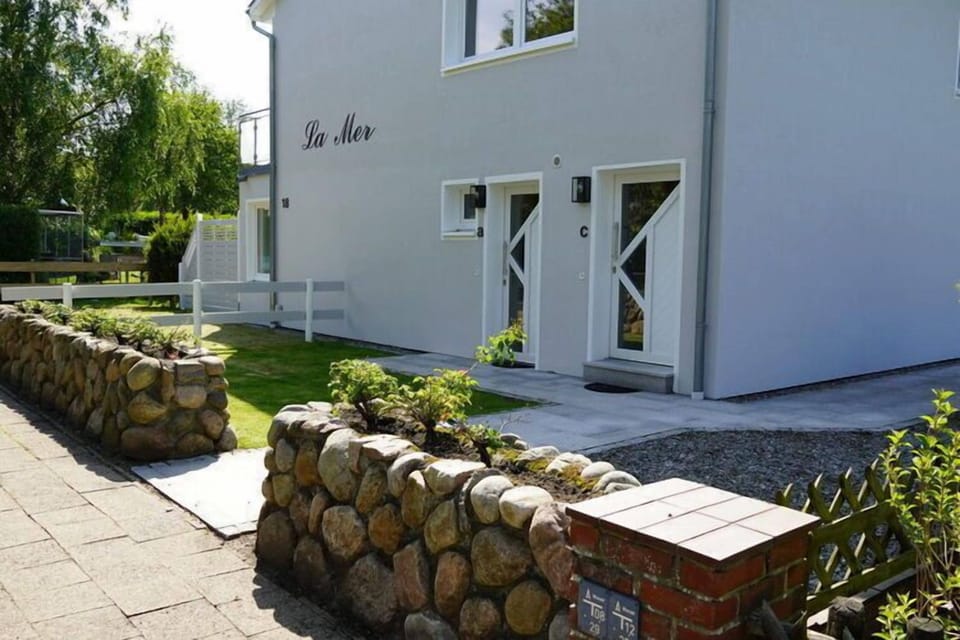 Entrance / Reception