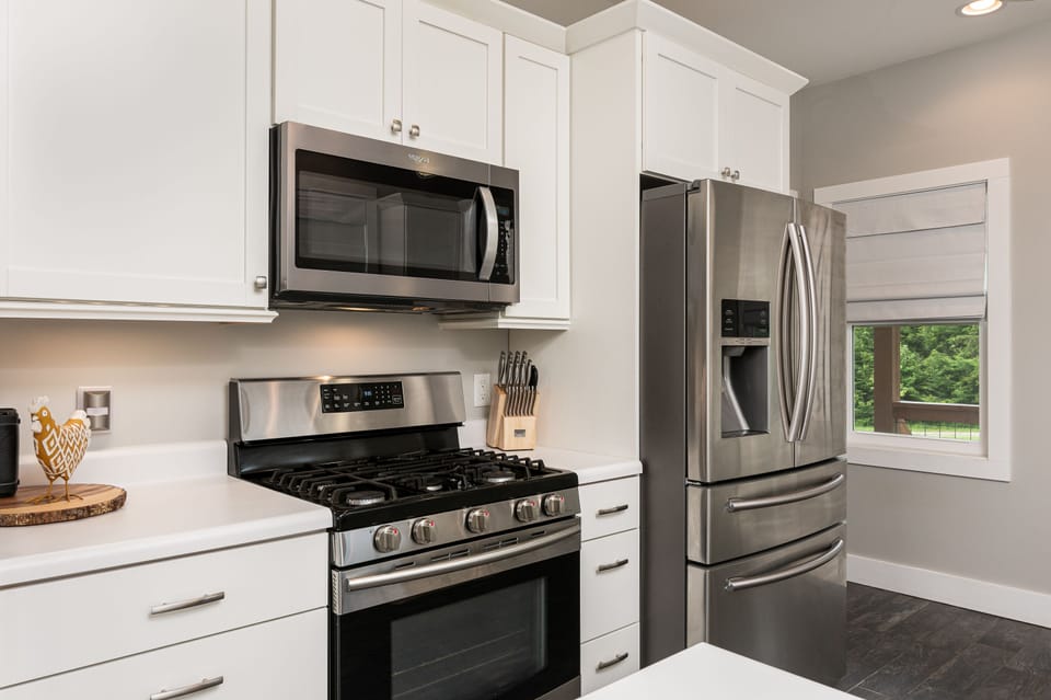 Fully Equipped Kitchen w/ Stainless Steel Appliances