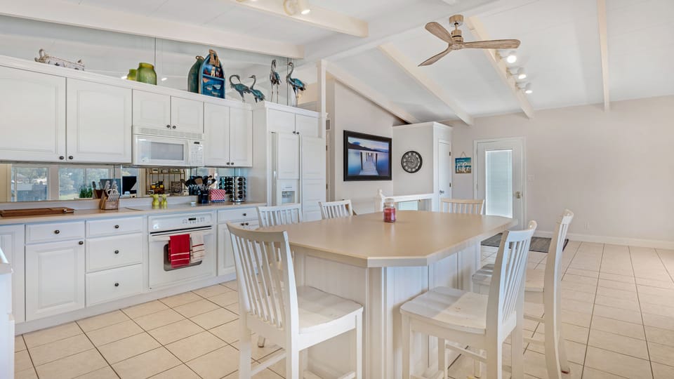 Spacious Kitchen 1st floor walk-in from car port