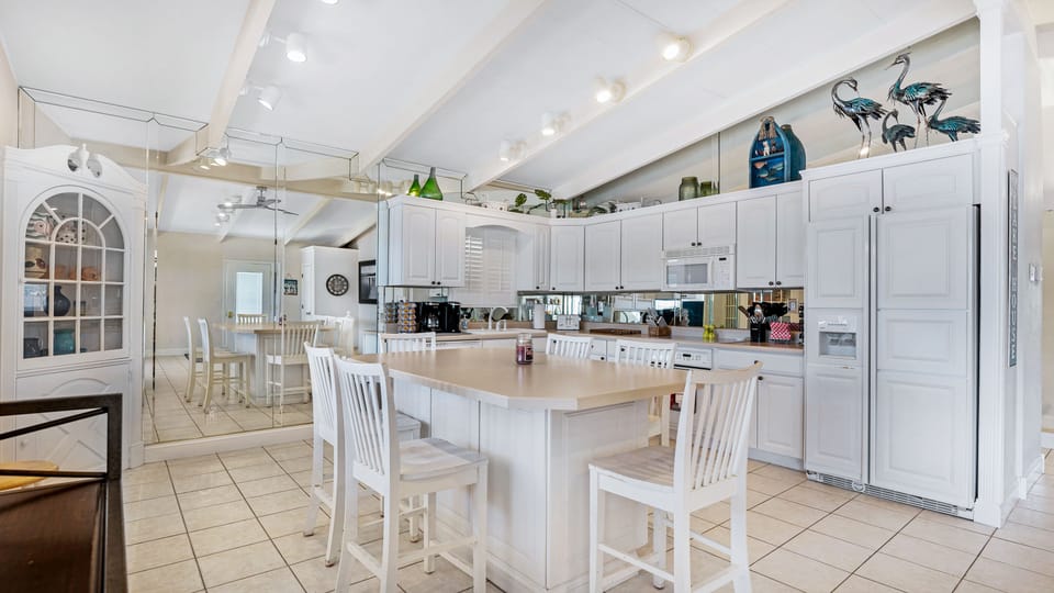 Kitchen - entrance view