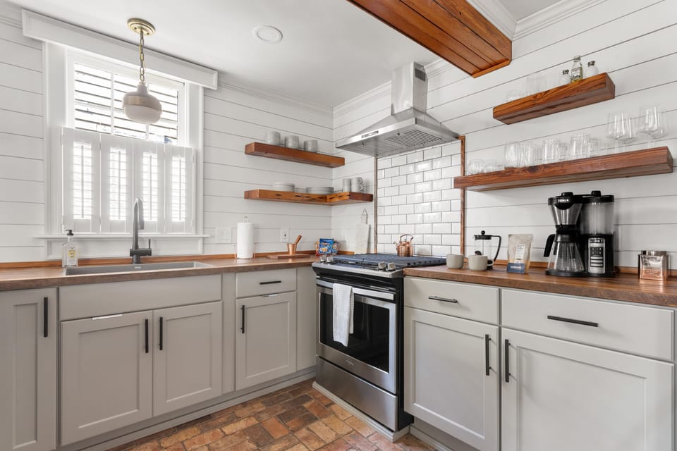 Kitchen (Fully Equipped)