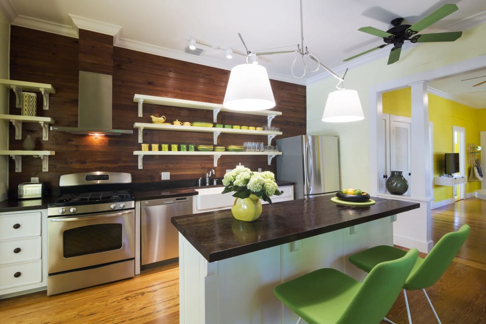 Enjoy breakfast at the kitchen bar.