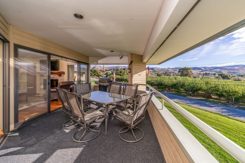 Another view of lake view deck