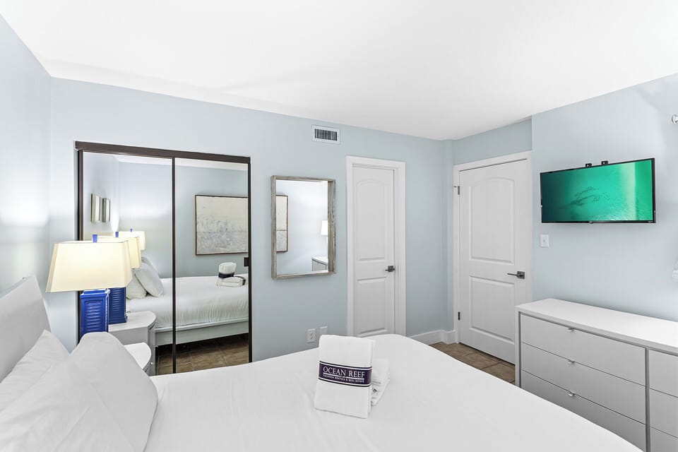 Edgewater 1500 Guest Bedroom Alt