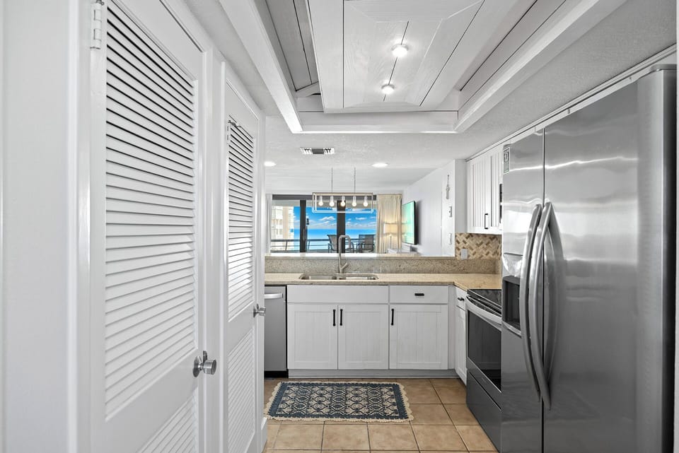Edgewater 1500 Kitchen Alt 3