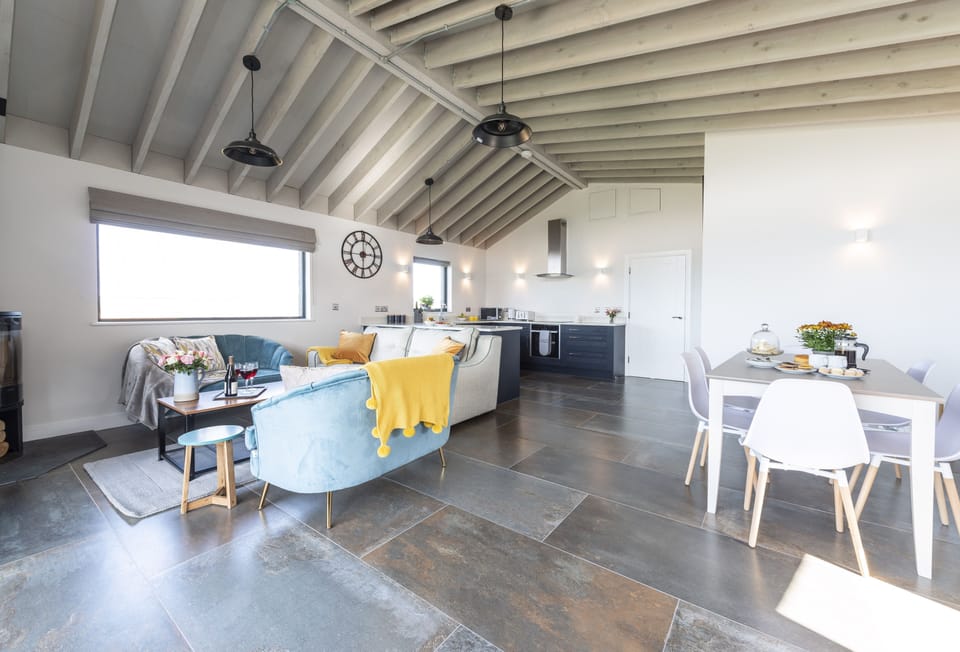 Bracken, Ansty: Plenty of space for the whole family to enjoy their time together