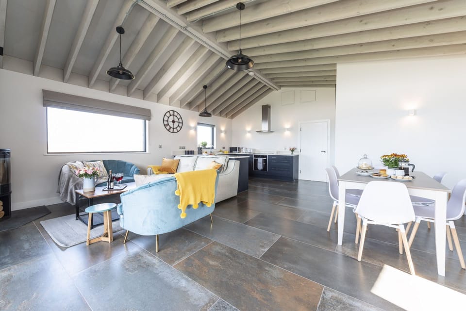 Dorset Eco Retreats, Ansty: Bracken with its generous open plan living area