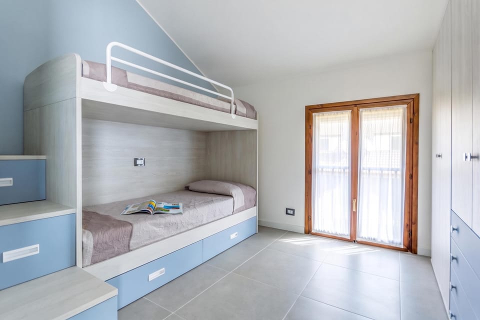 Second bedroom