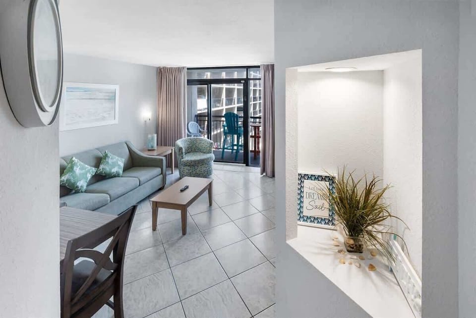 Large Living Room, Beautifully Decorated