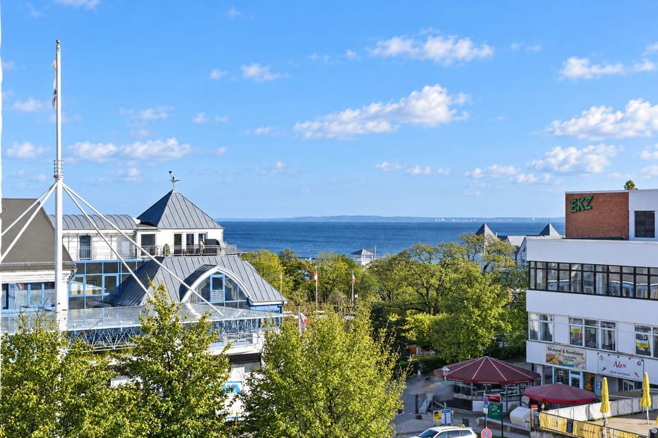 Villa Seeschloss 10 - Balcony with a magnificent view of the Baltic Sea Apartment in Heringsdorf