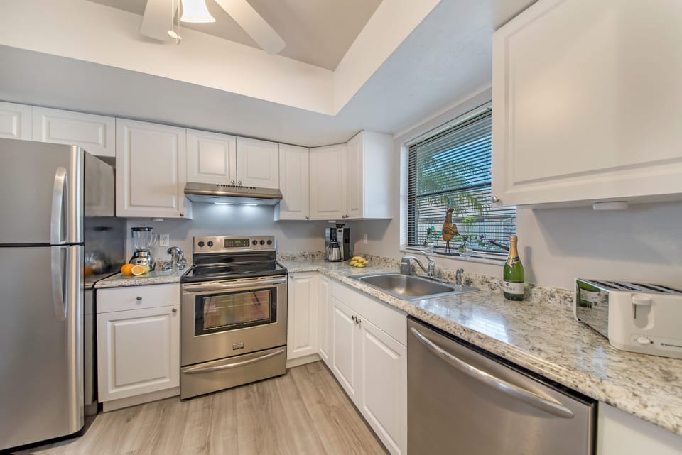 PV129 - The kitchen was fully remodeled in 2019 and is fully equipped.