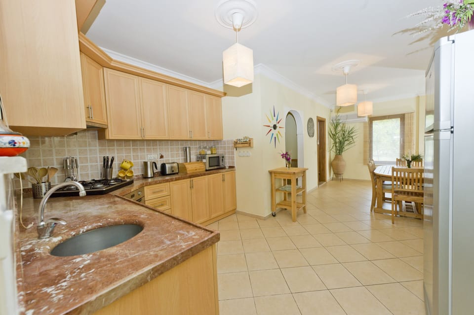 Kitchen, Dinning area