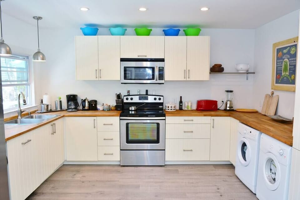 Kitchen- Left of Foyer