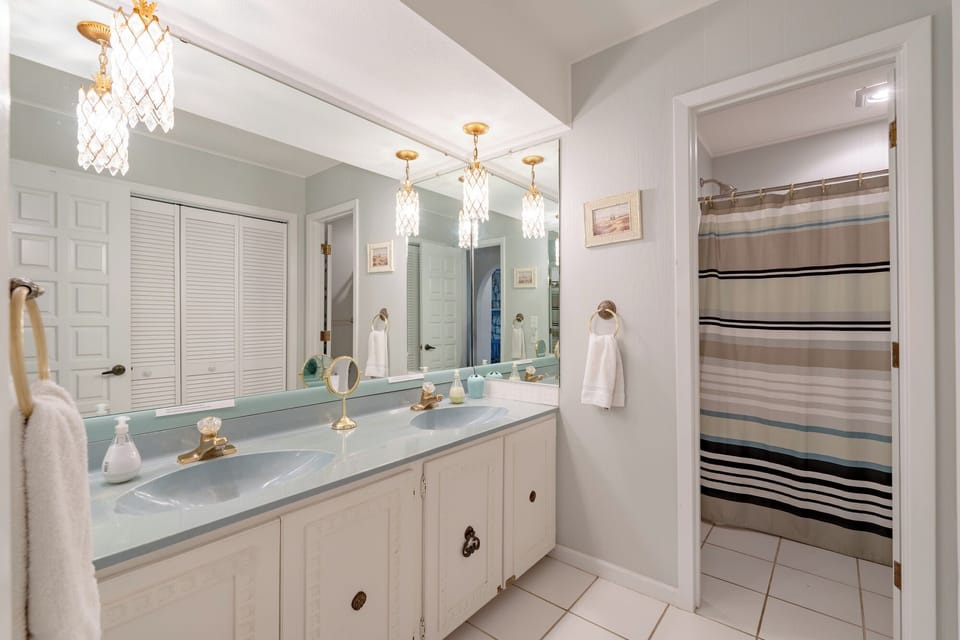 main level full bathroom