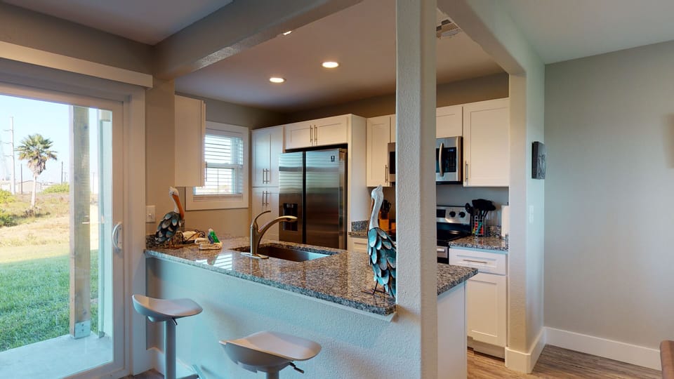 Breakfast Bar with Seating for 2