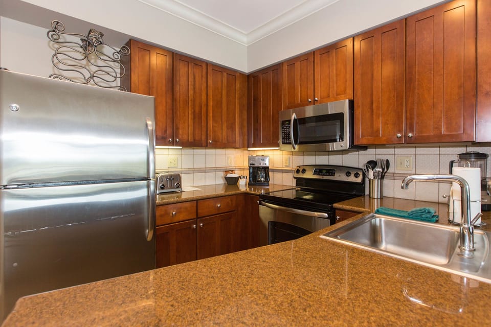 Full Kitchen with Refrigerator, Microwave, Stove/Oven, Coffee maker and more.