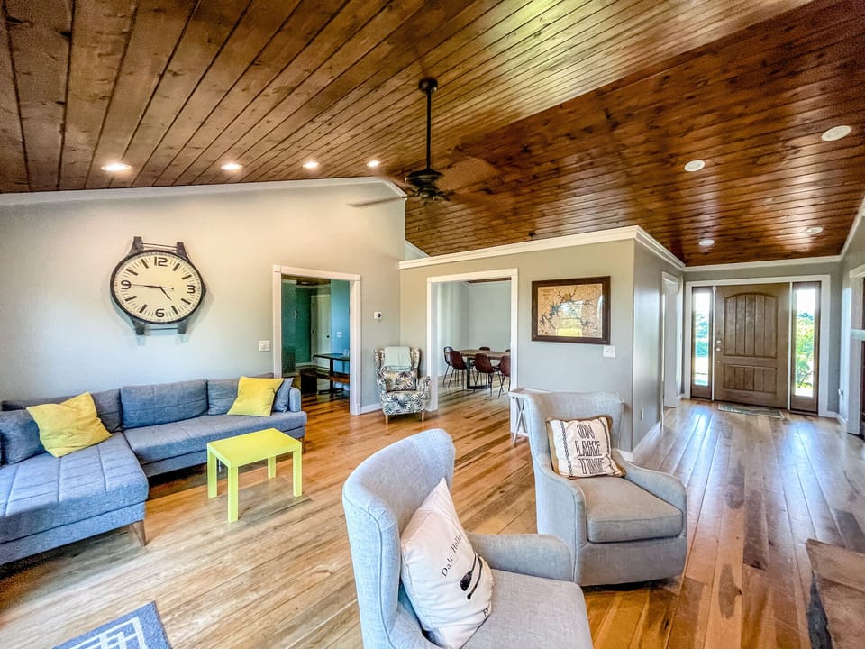 Upstairs living and dining room