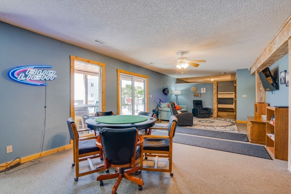 Poker table
