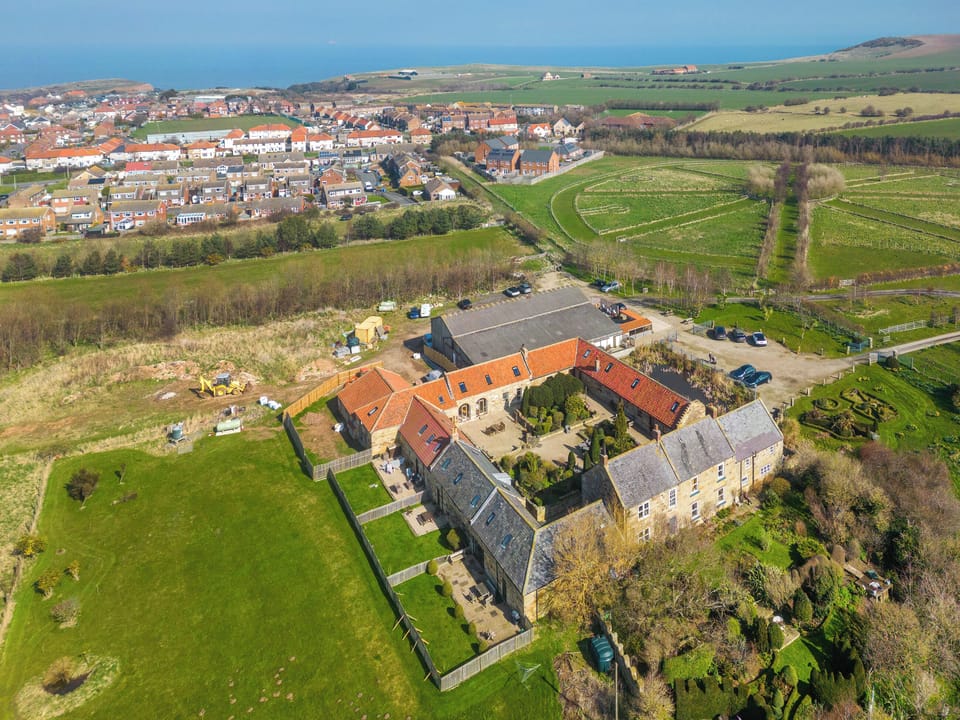 Setting | Seaton Mote - Seaton Hall, Staithes