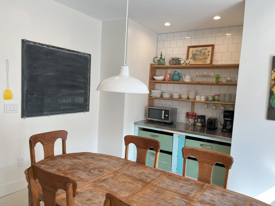eat in kitchen