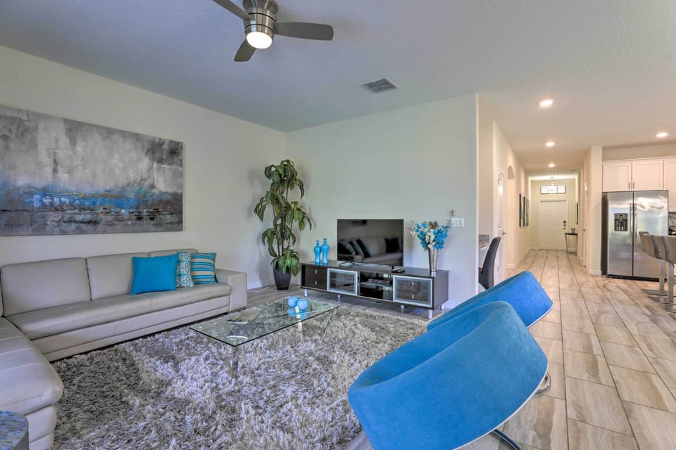 Living Room | Cable TV