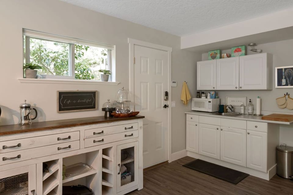 The kitchen area of the Gong Suite. (BQ located outside on the patio) 
