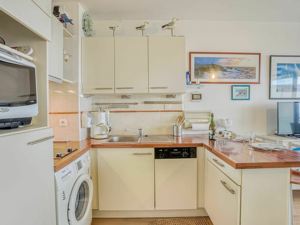 Room, Kitchen, Property, Countertop, Cabinetry, Furniture, Major Appliance, Building, Interior Design, House