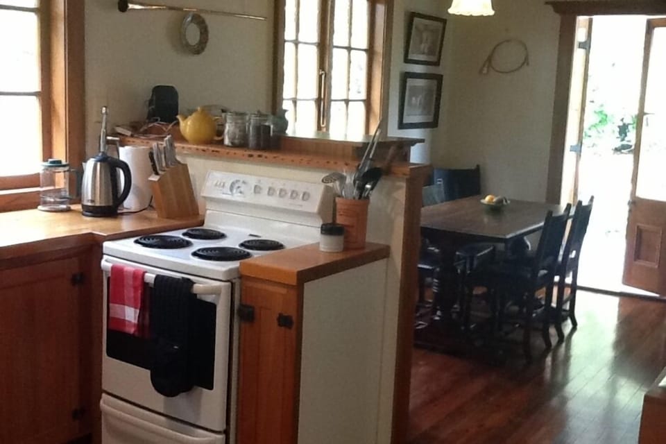Kitchen and dining area.