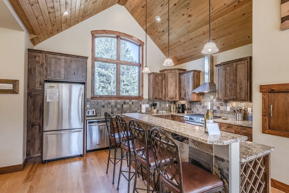 Fully Equipped Chef's Kitchen