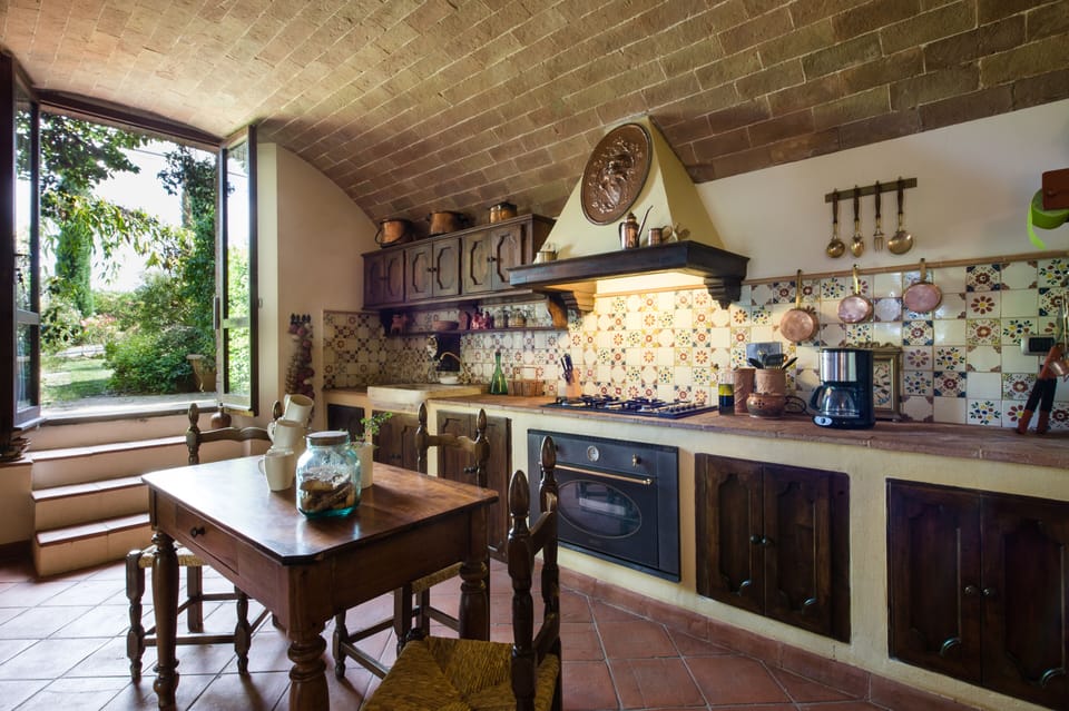 The taverna kitchen if fully equipped 