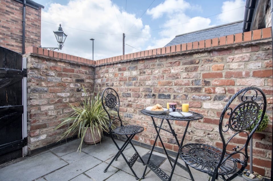 109 Courtyard